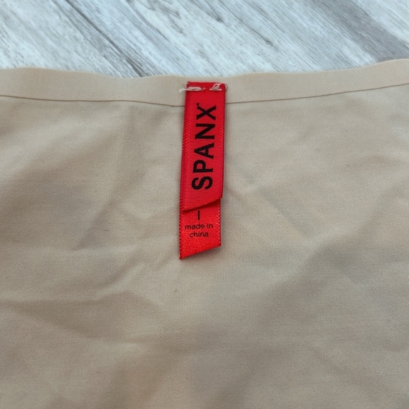 Spanx Top Shapewear - Picture 2 of 3